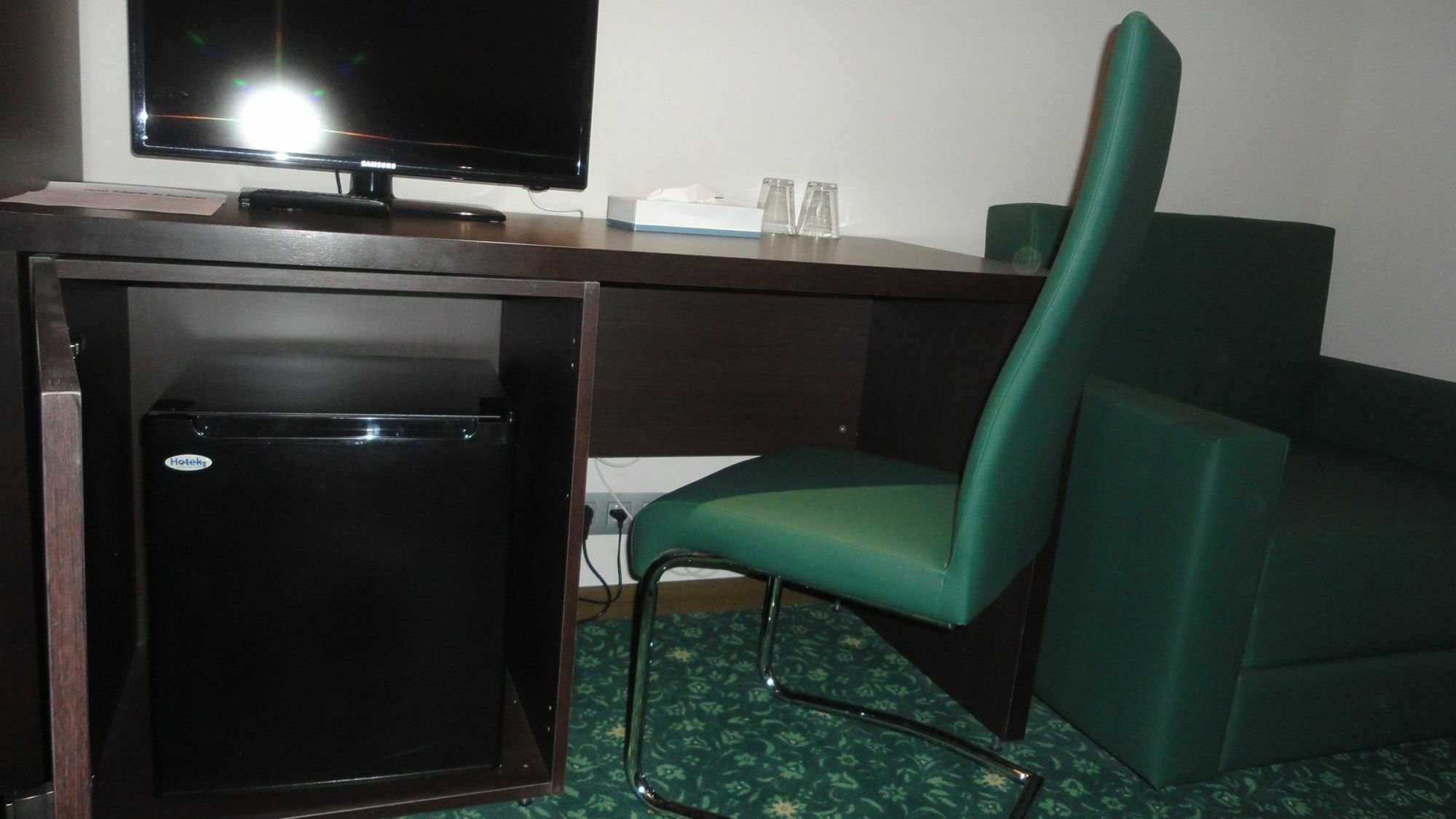 Hotel L'Auberge Du Souverain Auderghem Экстерьер фото