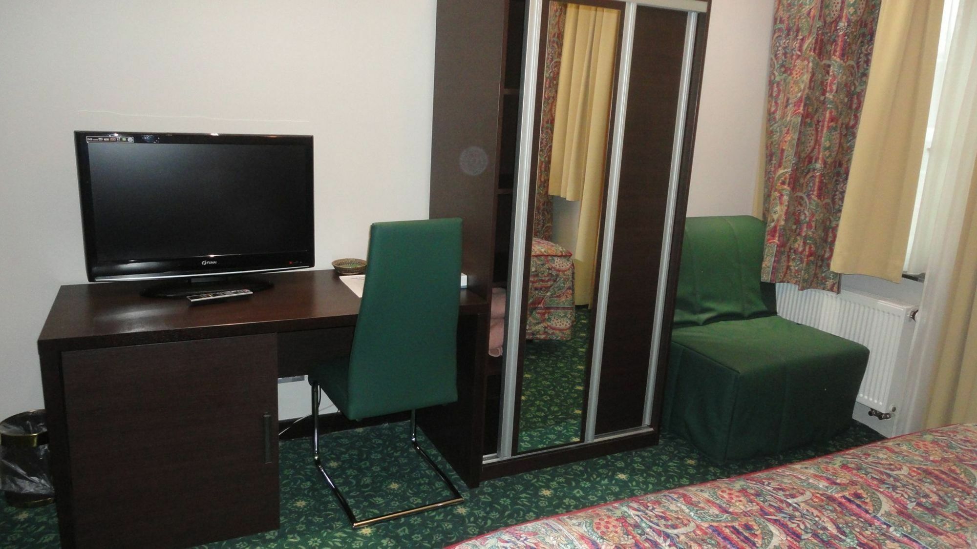 Hotel L'Auberge Du Souverain Auderghem Экстерьер фото